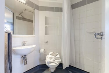 Ensuite - Silver at The Old Fire Station, 256 King Street, City Centre, Aberdeen, AB245BU - Image 8