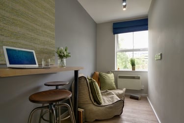 Classic 4 Bed Apartment at Emily Davies, Western Esplanade, Portswood, Southampton, SO152PU - Image 3