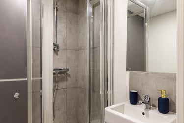 Luxury Studio at Allen Court, 1 Cromwell Range, Fallowfield, Manchester, M146FQ - Image 10