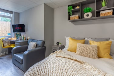 Luxury Studio at Allen Court, 1 Cromwell Range, Fallowfield, Manchester, M146FQ - Image 3