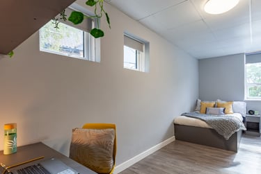 1 Bed Apartment at Allen Court, 1 Cromwell Range, Fallowfield, Manchester, M146FQ - Image 1