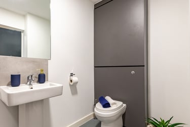Premium Studio at Allen Court, 1 Cromwell Range, Fallowfield, Manchester, M146FQ - Image 2