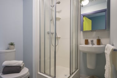 Classic Room at Bright House, Kingston Hall Road, City Centre, Kingston, KT12BP - Image 7