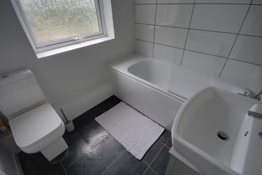 4 bed house, Wakenshaw Road, Gilesgate, Durham, DH11EP - Image 1