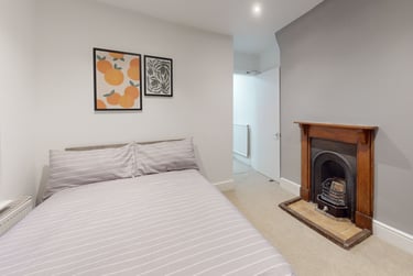 6 bed house, Park Road, City Centre, Loughborough, LE112ED - Image 2