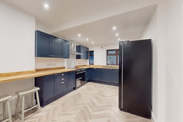 6 bed house, Park Road, City Centre, Loughborough, LE112ED - Image 1