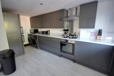 6 bed house, Belle Vue Terrace, Gilesgate, Durham, DH12HR - Image 1