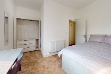 5 bed house, Storer Road, City Centre, Loughborough, LE115EH - Image 2