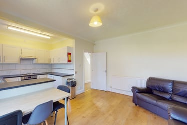 4 bed house, Forest Road, City Centre, Loughborough, LE113HS - Image 3