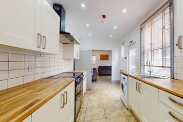 5 bed house, Havelock Street, City Centre, Loughborough, LE115DH - Image 2