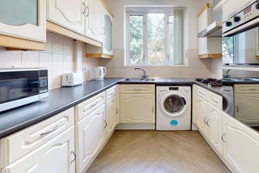 4 bed house, Kirkstone Drive, City Centre, Loughborough, LE113RN - Image 2