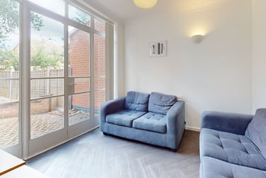 4 bed house, Kirkstone Drive, City Centre, Loughborough, LE113RN - Image 1