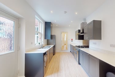 6 bed house, Arthur Street, City Centre, Loughborough, LE113AY - Image 1