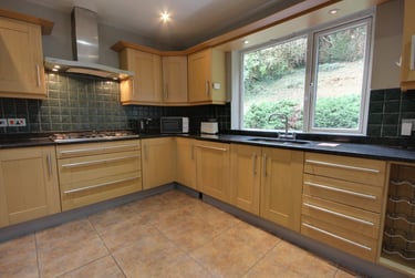 6 bed house, Orchard Drive, Gilesgate, Durham, DH11LA - Image 2