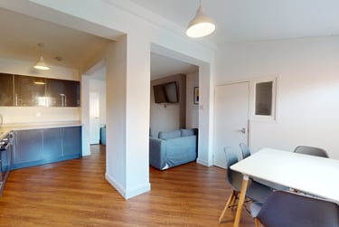 4 bed house, Ryde Avenue, Newland, Hull, HU51QA - Image 1