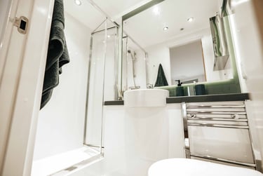 Silver En Suite (Washer/Dryer) - Image 5