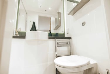 Platinum 1 Bed Apartment - Image 4