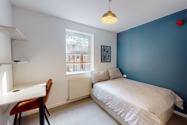 6 bed house, Lenton Boulevard, Lenton, Nottingham, NG72ET - Image 1