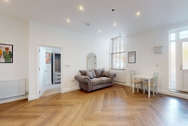 1 bed house, Castle Boulevard, Lenton, Nottingham, NG71HA - Image 1