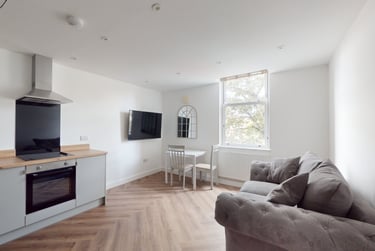 1 bed house, The Grove, Lenton, Nottingham, NG71HA - Image 3