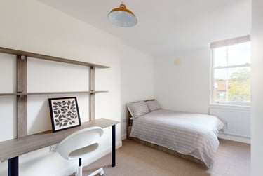 1 bed house, The Grove, Lenton, Nottingham, NG71HA - Image 2