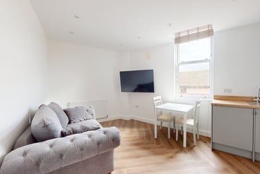 1 bed house, The Grove, Lenton, Nottingham, NG71HA - Image 1