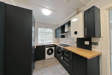6 bed house, Cumberland Road, City Centre, Loughborough, LE115DE - Image 1