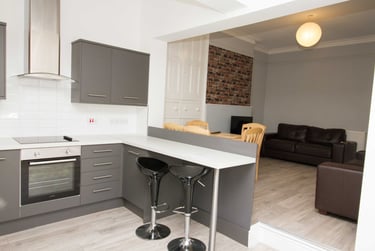 5 bed house, Cumberland Road, City Centre, Loughborough, LE115DE - Image 1