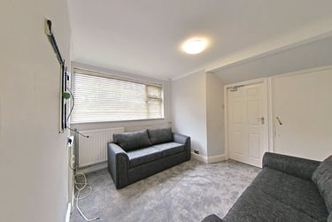 6 bed house, Cumberland Road, City Centre, Loughborough, LE115DE - Image 3