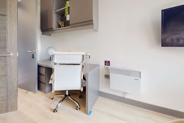 Premium 2 Bed Apartment - Image 3