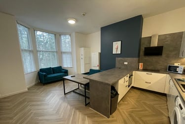 4 bed house, Moorland Avenue, Hyde Park, Leeds, LS61AP - Image 2