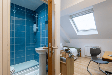 Bronze Ensuite at Castle Gate, 33-44 Castle Gate, City Centre, Nottingham, NG17AT - Image 3