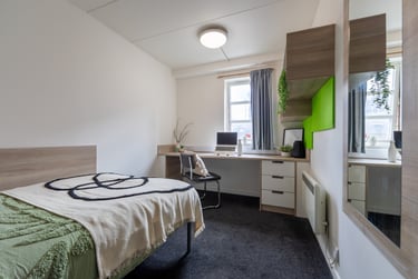 Silver Non Ensuite - Large at Manchester Student Village, Lower Chatham Street, City Centre, Manchester, M15SX - Image 1