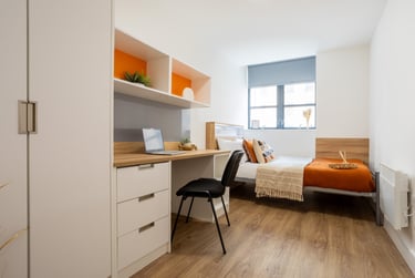 Gold Ensuite at Manchester Student Village, Lower Chatham Street, City Centre, Manchester, M15SX - Image 1