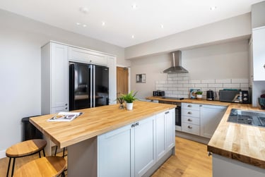 6 bed house, Norwood Road, Hyde Park, Leeds, LS61DZ - Image 1