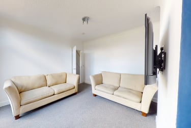 6 bed house, Outwoods Avenue, Shelthorpe, Loughborough, LE113LP - Image 2