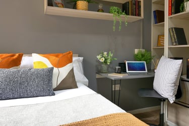Classic 2 Bed Apartment at Emily Davies, Western Esplanade, Portswood, Southampton, SO152PU - Image 3
