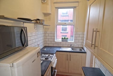 2 bed house, Harold Mount, Burley, Leeds, LS61PW - Image 4