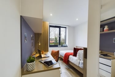 Bronze En Suite at Eden Square, Stoney Stanton Road, City Centre, Coventry, CV14FS - Image 1