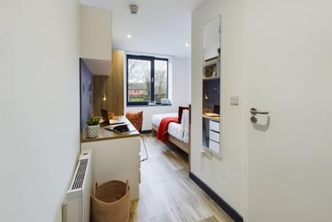 Bronze En Suite at Eden Square, Stoney Stanton Road, City Centre, Coventry, CV14FS - Image 3