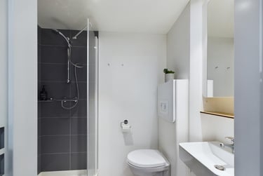 Bronze Studio at Eden Square, Stoney Stanton Road, City Centre, Coventry, CV14FS - Image 7