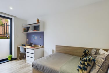 Ensuite Townhouse at Eden Square, Stoney Stanton Road, City Centre, Coventry, CV14FS - Image 2