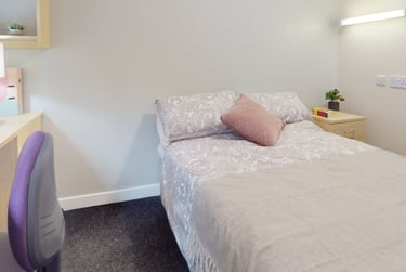 Classic 5 Bed Ensuite at The Pinnacles, Broad Street, City Centre, Sheffield, S25AR - Image 1