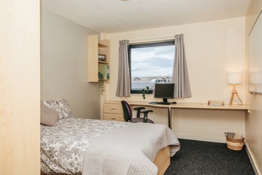 Premium Plus 5 Bed Ensuite at The Pinnacles, Broad Street, City Centre, Sheffield, S25AR - Image 1