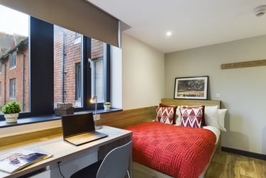 Gold Ensuite at Eden Square, Stoney Stanton Road, City Centre, Coventry, CV14FS - Image 1