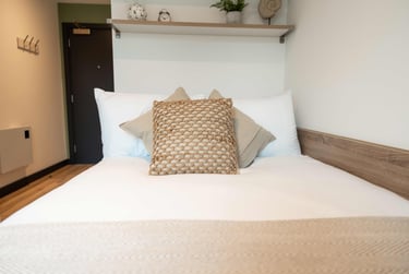 Silver En Suite - Image 3
