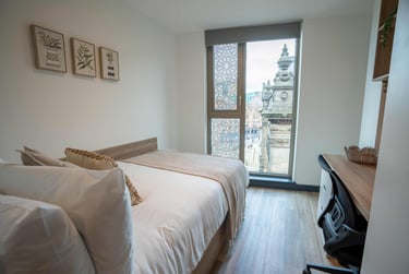 Silver En Suite - Image 2