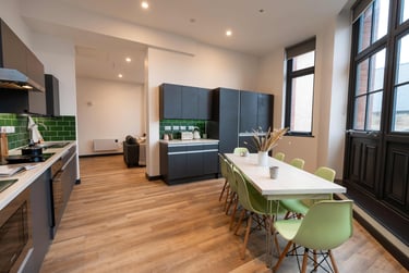 Silver En Suite - Image 9