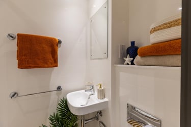 Classic Ensuite - Image 13