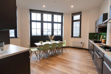 Silver En Suite - Image 12